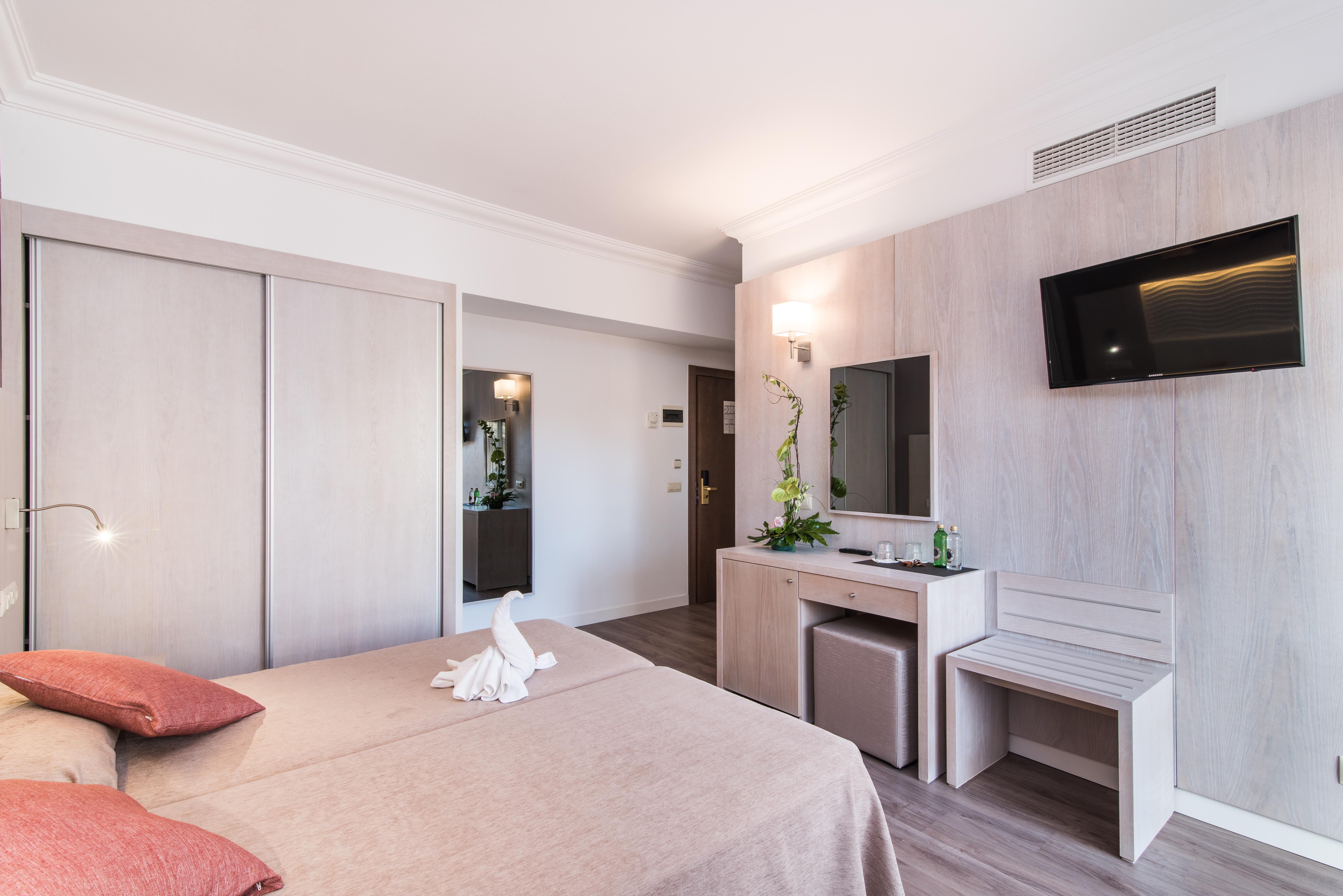 Hotel Baviera Cala Ratjada  Extérieur photo
